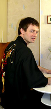 японское кимоно с вышивкой - эксклюзивная одежда для дома и дорогой подарок мужчине