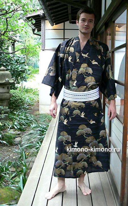 традиционное японское мужское кимоно и пояс оби