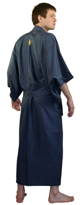 японская одежда: шелковое мужское кимоно с вышивкой и подкладкой