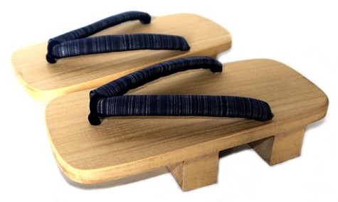 японская традиционная деревянная обувь ГЭТА
