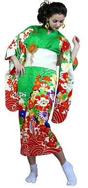 японское шелковое кимоно для девочки