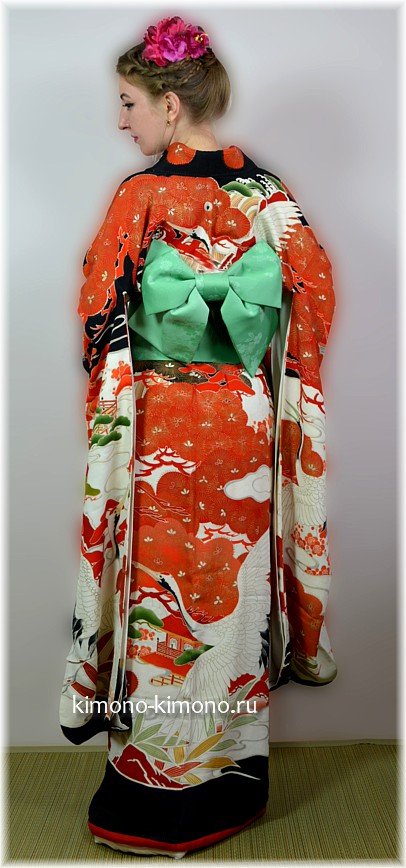 японское антикварное женское кимоно и пояс оби