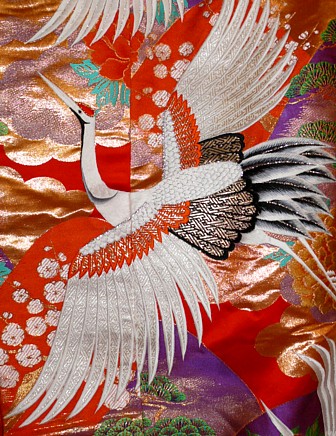 японское свадебное кимоно с вышивкой: деталь