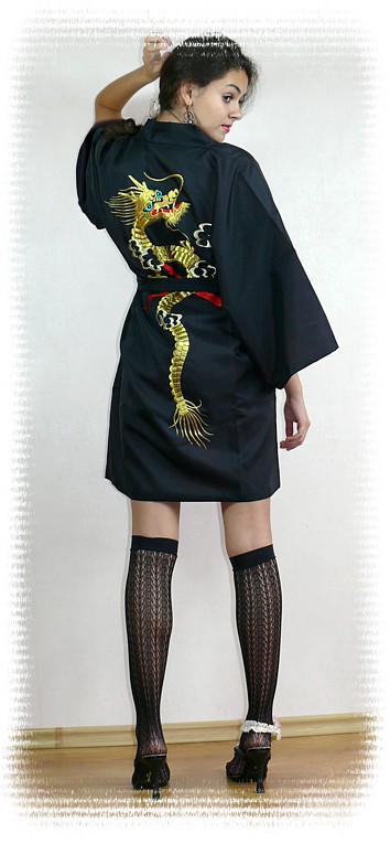японское кимоно-мини с вышивкой
