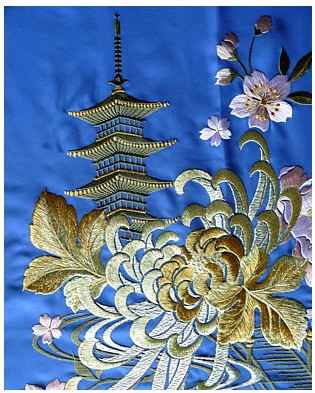 вышивка на спинке японского женского халата-кимоно 