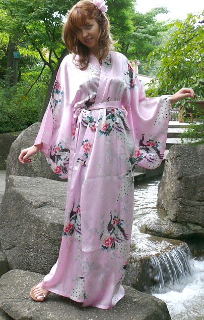 шелковый халат кимоно в японском стиле