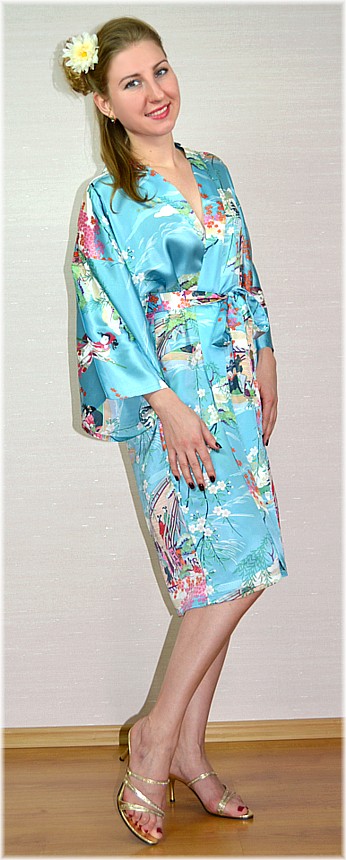 японский шелковый халатик-кимоно