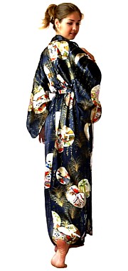 японское шелкоое кимоно