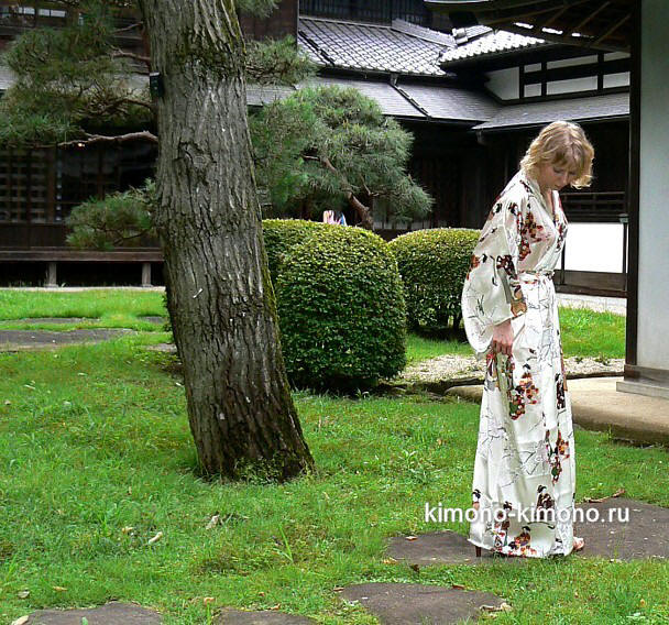 японское кимоно из натурального шелка в интернет-магазине KIMONOYA
