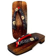 японская деревянная обувь гэта