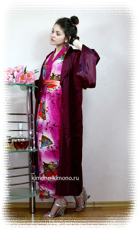 японская традиционная женская одежда кимоно-амакото
