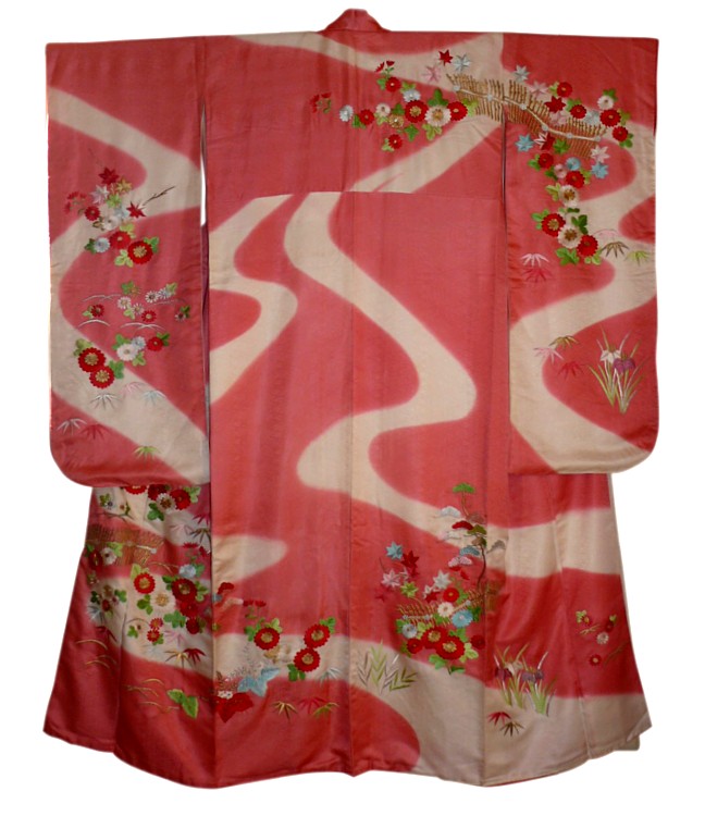 японское  кимоно с вышивкой