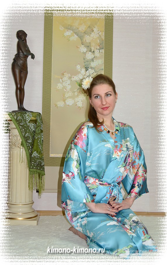 японский шелковый халатик-кимоно - стильный подарок девушке