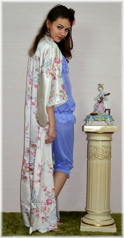 женская одежда для дома из Японии: шелковый халат-кимоно ИМАРИ